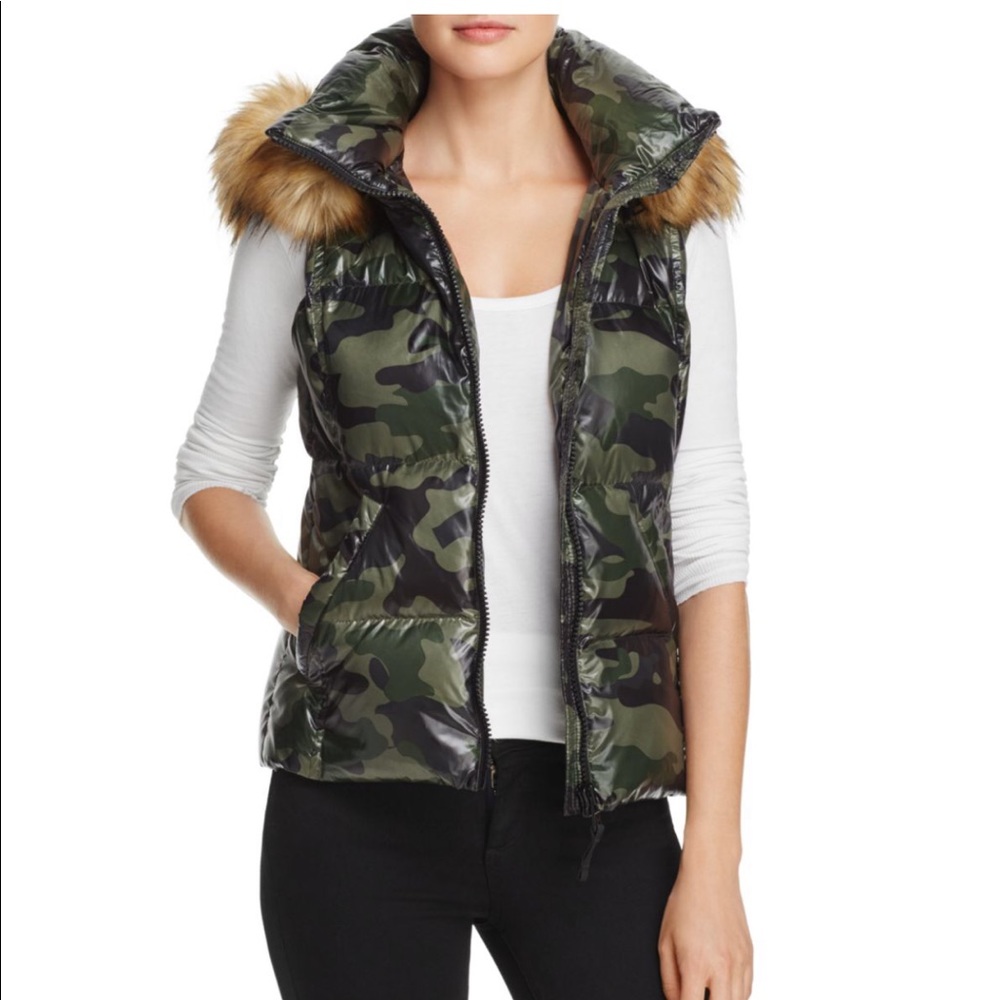AQUA Camo Puffer Vest
